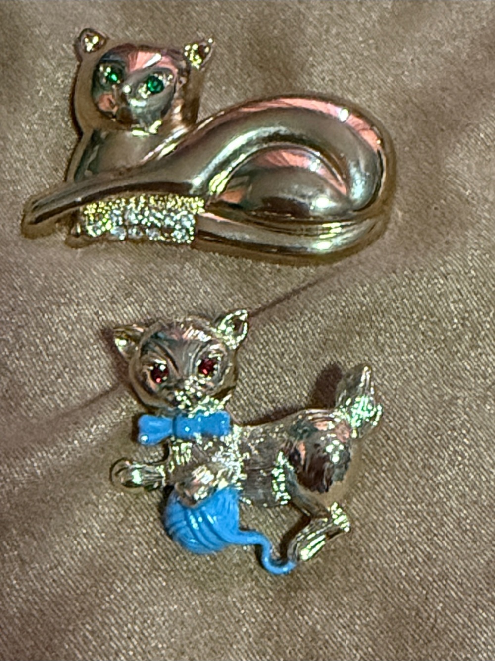 Vintage Gerry's Cat Playing with Yarn Ball Brooch and gold tone cat brooch